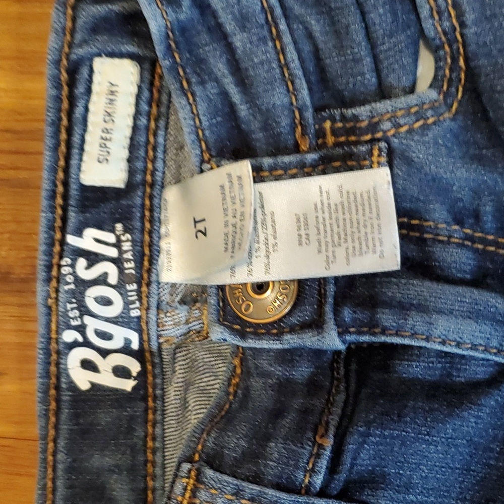 Toddler girl's jeans bundle 2t - Picture 2 of 6